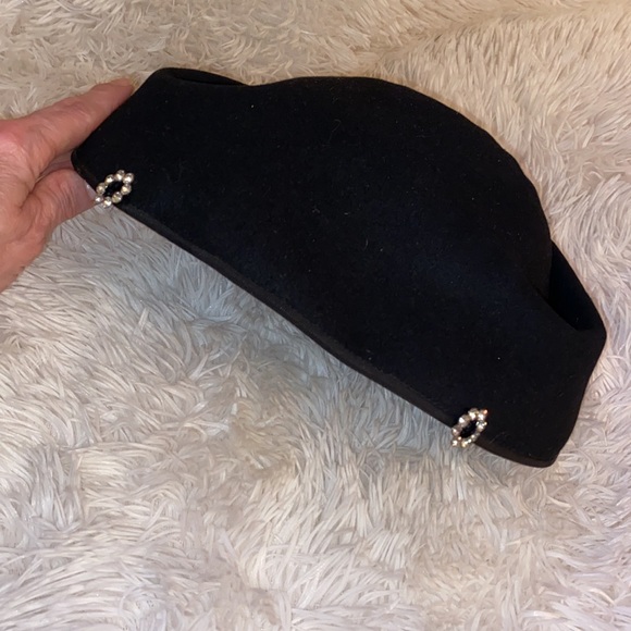 Vntg ladies Black velvet bonnet Hat w rhinestones Lazarus model Cincinnati beani - Picture 7 of 16